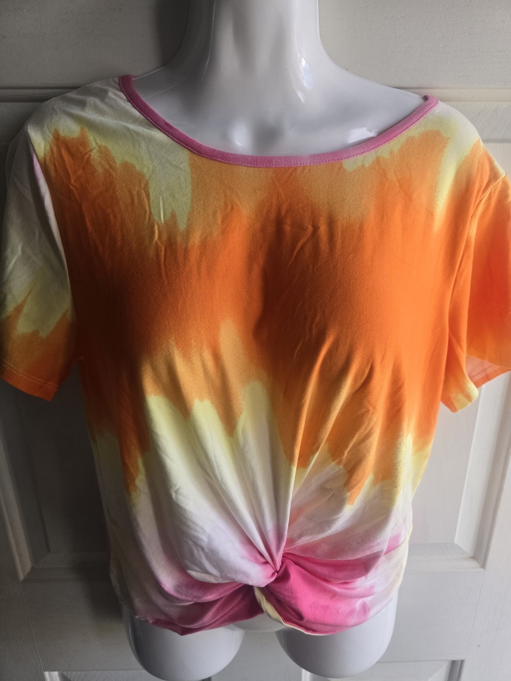 Love By Design Short Sleeve Twist-Front Ombre Tee in Orange, Pink & White
